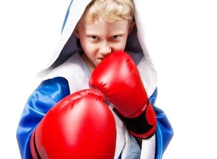 "Jeugd bokstraining in Breda: jongeren trainen met focus en discipline, leren bokstechnieken en werken aan hun fysieke en mentale kracht in de ring."